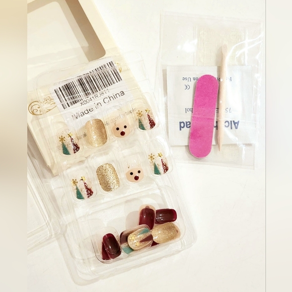 24 pcs Christmas Press On Nails Short Length Square Shape - Picture 4 of 5